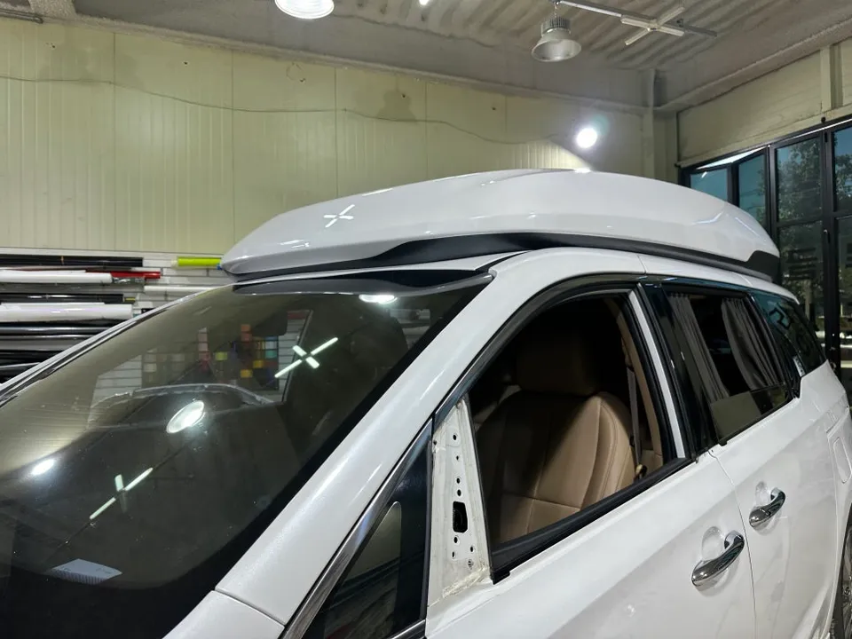 Kia Carnivalのカーラッピング事例｜韓国での施工 施工写真 2-1