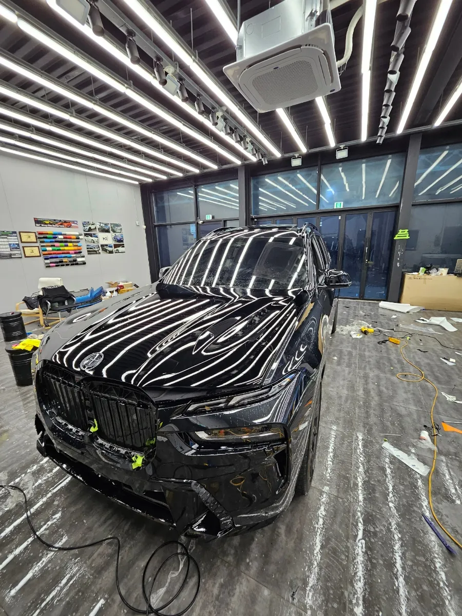 BMW X7 PPF施工事例｜ブラックフィルムで高級感アップ 施工写真 1-3