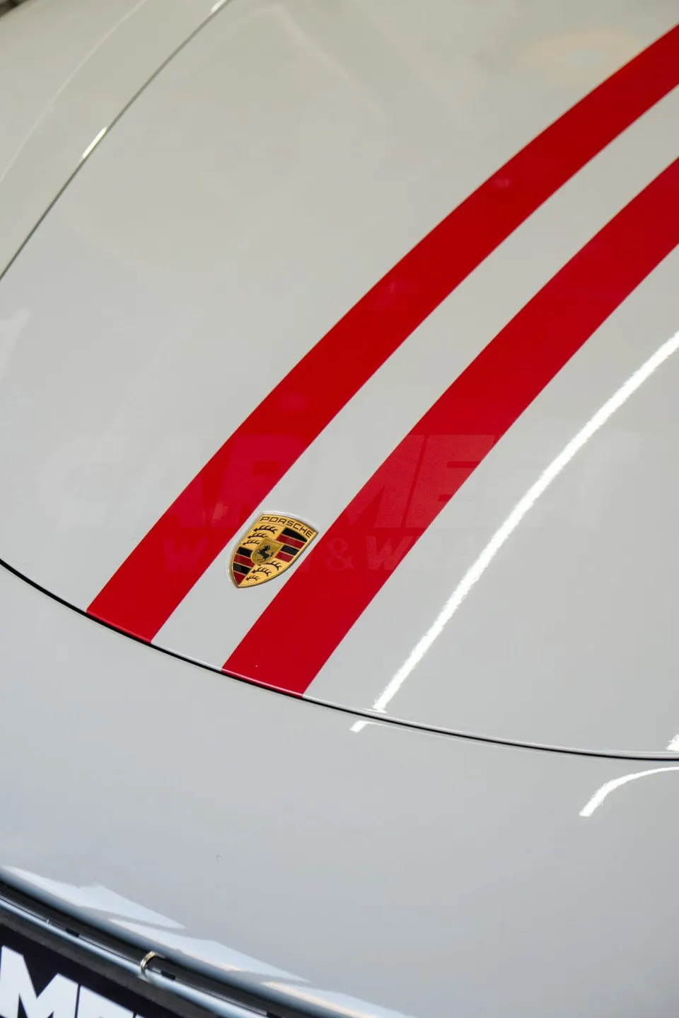ポルシェ718のカーラッピング事例|バイパーラインで個性を演出 施工写真 1-3