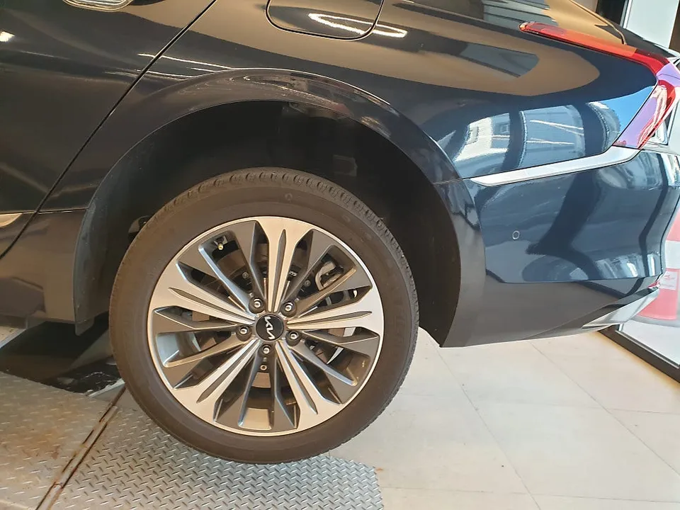 Kia K8 wheel repair - Kia K8 Wheel Repair & Painting Review: Stylish Upgrade photo 4