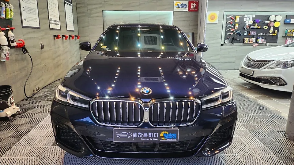 BMW 5 Series G30のガラスコーティング事例 施工写真 2