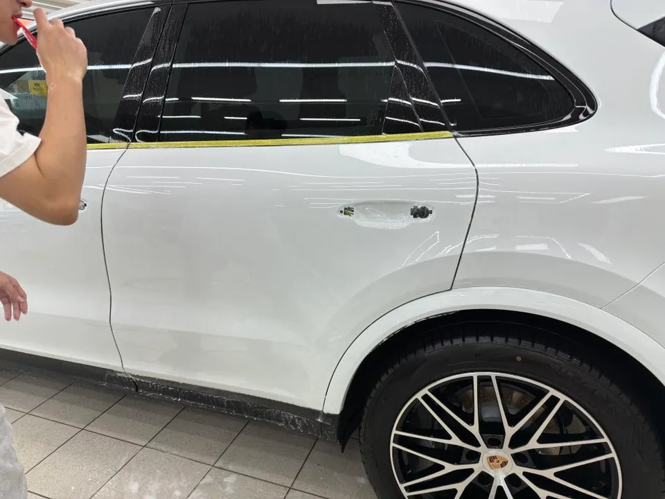 Porsche Cayenne PPF施工事例|費用目安と仕上がり 施工写真 2-1