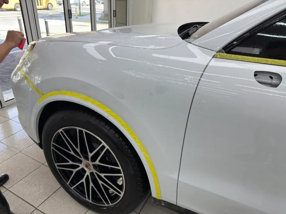 Porsche Cayenne PPF施工事例|費用目安と仕上がり 施工写真 3-1