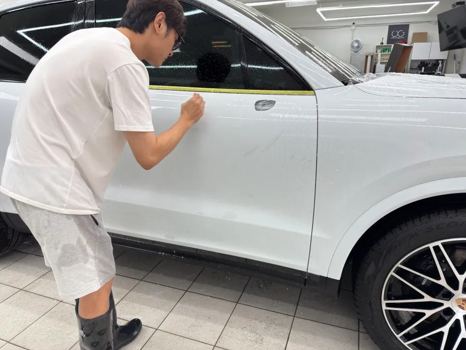 Porsche Cayenne PPF施工事例|費用目安と仕上がり 施工写真 1-3