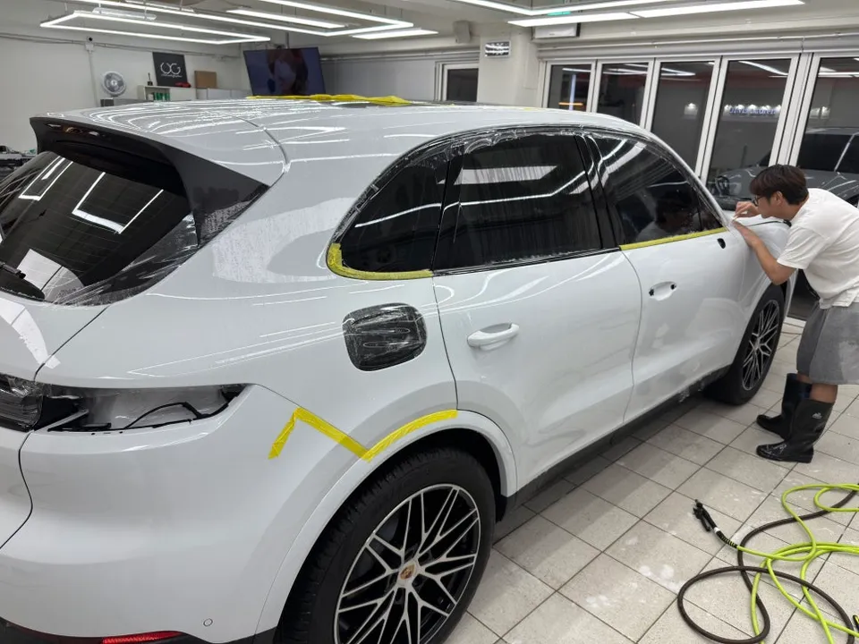 Porsche Cayenne PPF施工事例|費用目安と仕上がり 施工写真 2-3