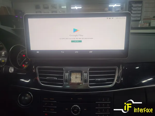Mercedes-Benz E-Class W212のAndroid Auto・CarPlay取付事例 施工写真 1-3