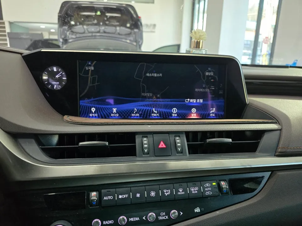 Lexus ES 7th Gen surround view camera - Lexus ES 7th Gen 360 Camera Install Review photo 3
