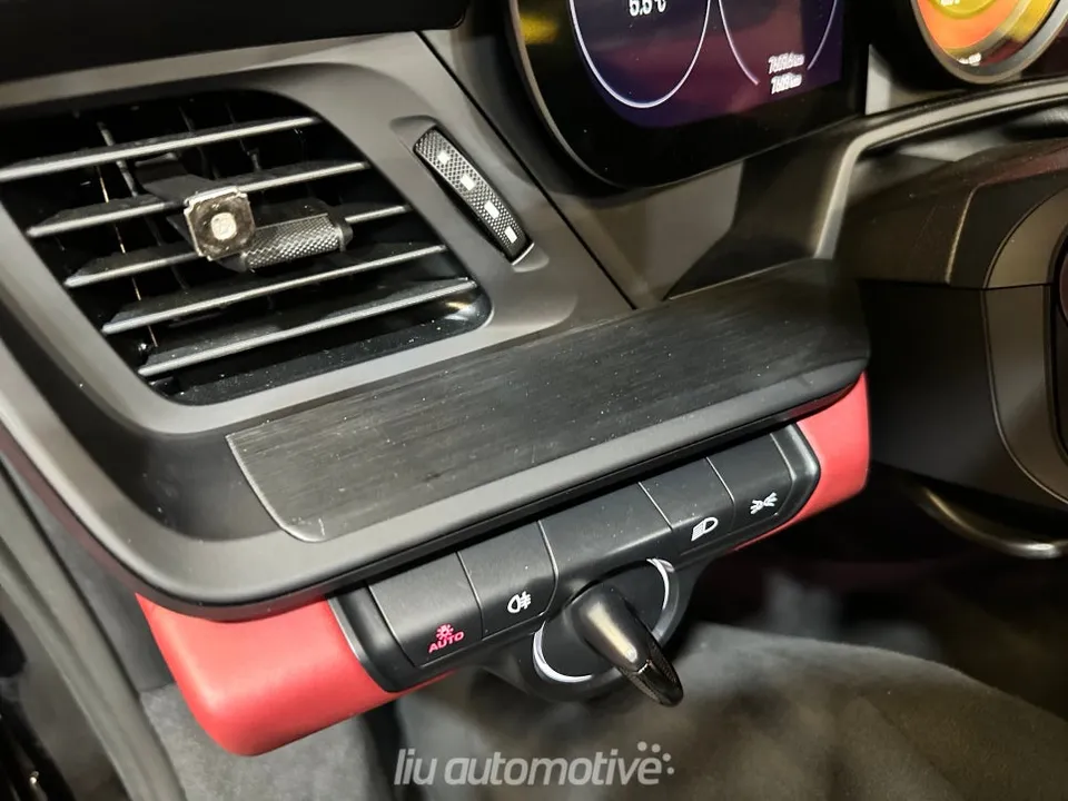 Porsche 911 interior customization - Porsche 911 Interior Customization Review: Carbon Fiber Upgrade photo 3
