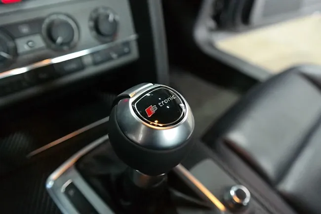 Audi A6 C6 steering wheel - Audi A6 C6 Steering Wheel Customization Review photo 6