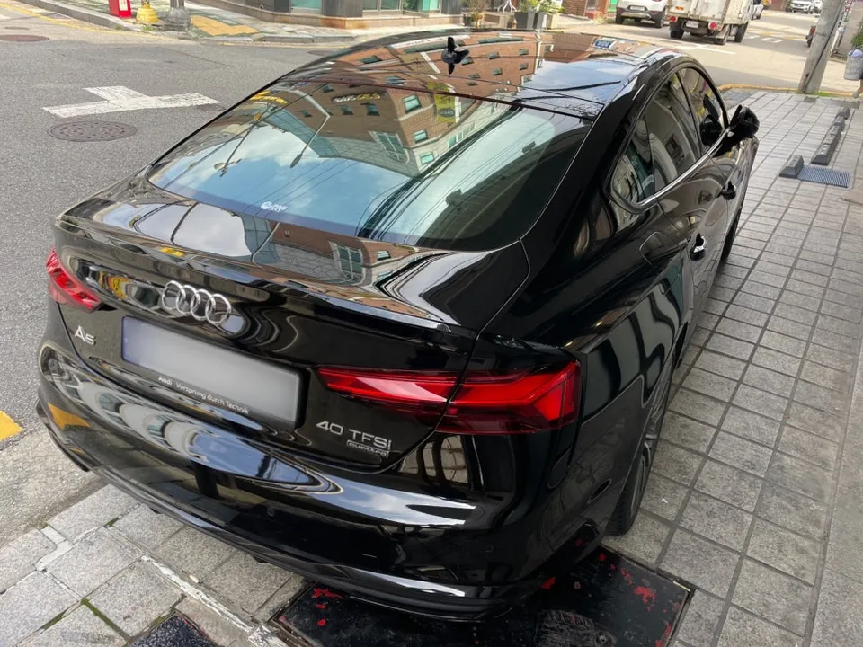 Audi A5のカーラッピング事例｜クロームパーツのブラックアウト 施工写真 1-2