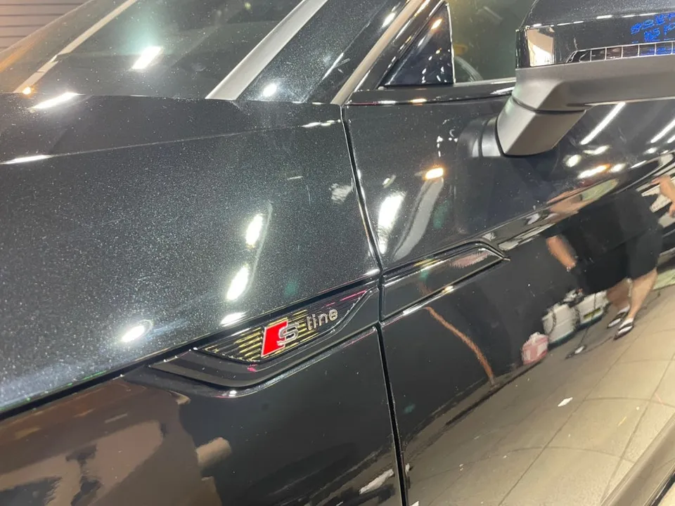 Audi A5のカーラッピング事例｜クロームパーツのブラックアウト 施工写真 2-3