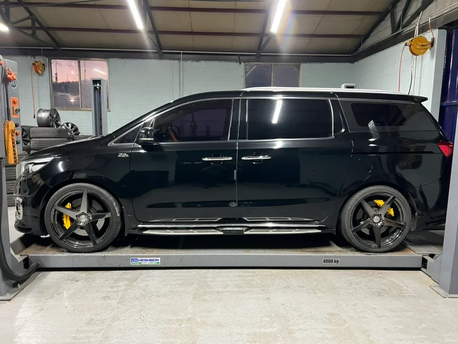 Kia Carnival wheel repair installation result