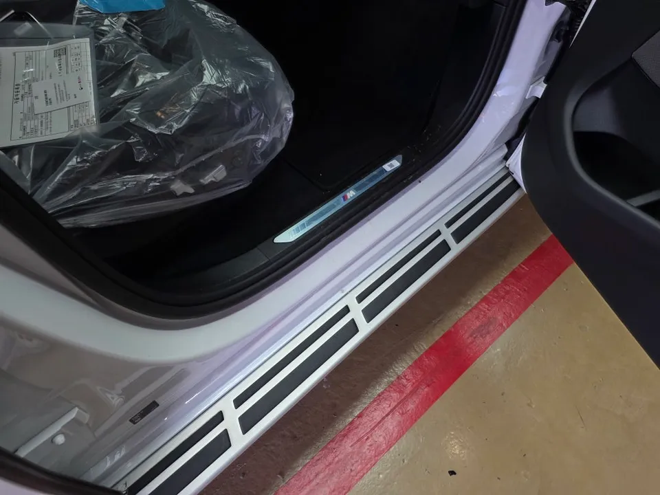BMW X7 vinyl wrap - BMW X7 Vinyl Wrap Review: Cost & Results photo 4