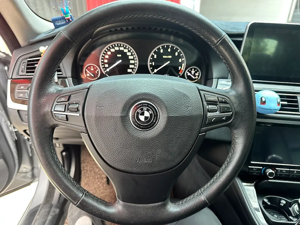 BMW 5 Series F10 steering wheel installation result