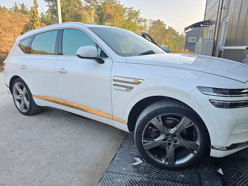Genesis GV80 wheel repair - Genesis GV80 Wheel Repair Review - Dark Sputtering Refinishing photo 2