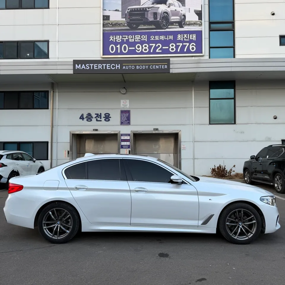 BMW 5 Series vinyl wrap - BMW 5 Series Vinyl Wrap Installation Review — Cost photo 5