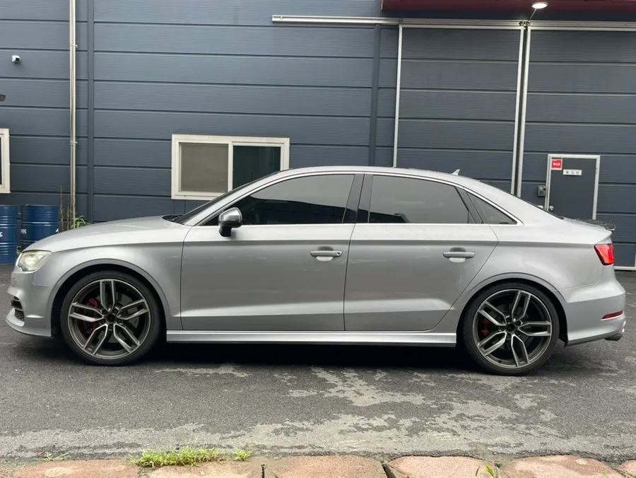 Audi S3 wheel repair - Audi S3 Wheel Repair Review — Stunning Black Polish Restoration photo 3