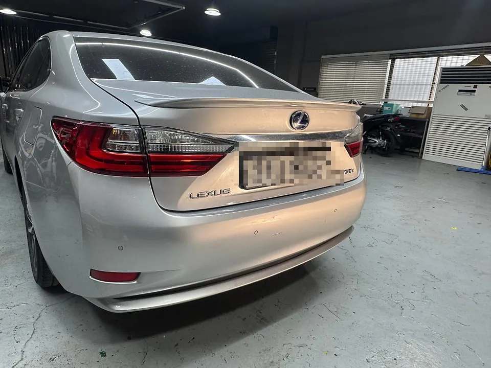 Lexus ES 300h surround view camera - Lexus ES 300h Surround View Camera Review: Cost & Results photo 3