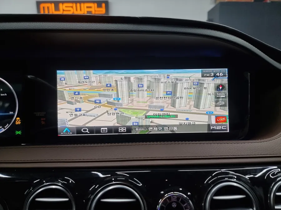 Mercedes-Benz S-Class W222のドラレコ取付事例|費用目安・仕上がり 施工写真 1-3