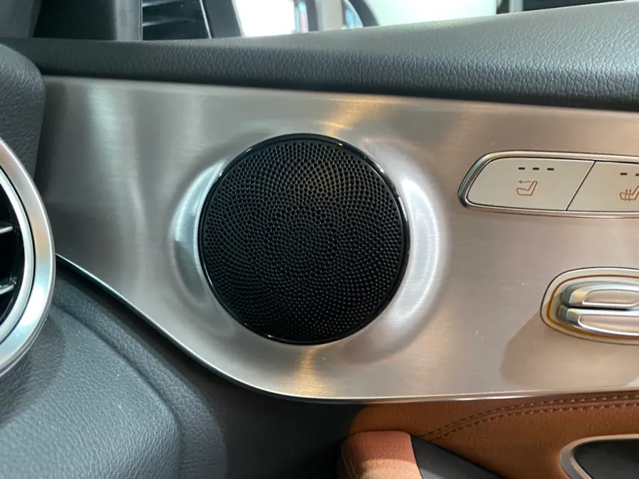 Mercedes-Benz C-Class Cabriolet ambient lighting - Mercedes-Benz C-Class Cabriolet Ambient Lighting Review — Cost photo 4