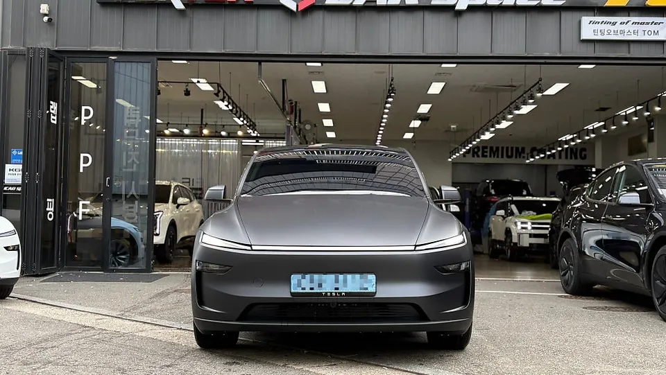 Tesla Model YのPPF施工事例|費用目安・仕上がり 施工写真 2-1