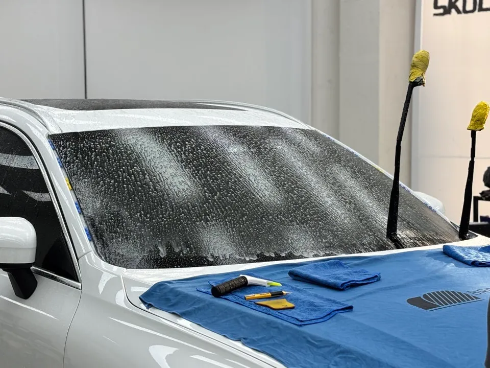 Volvo XC60 PPF施工事例｜費用目安と仕上がり 施工写真 1-2