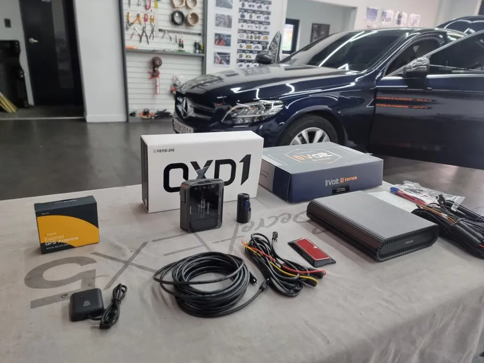 Mercedes-Benz C-Class Dash Cam Installation Review photo 3