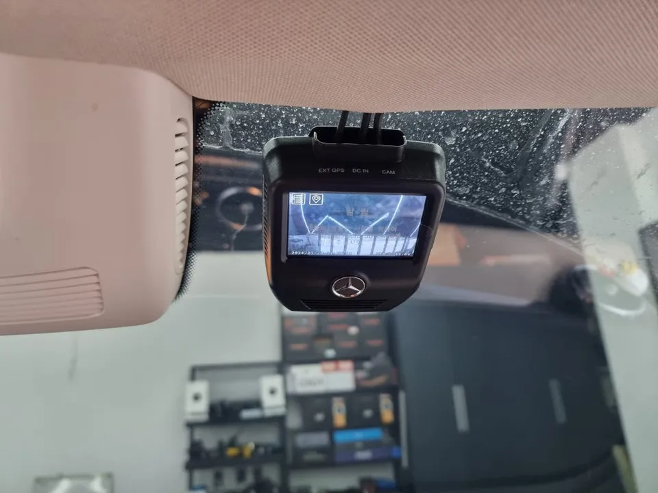 Mercedes-Benz C-Class Dash Cam Installation Review photo 4
