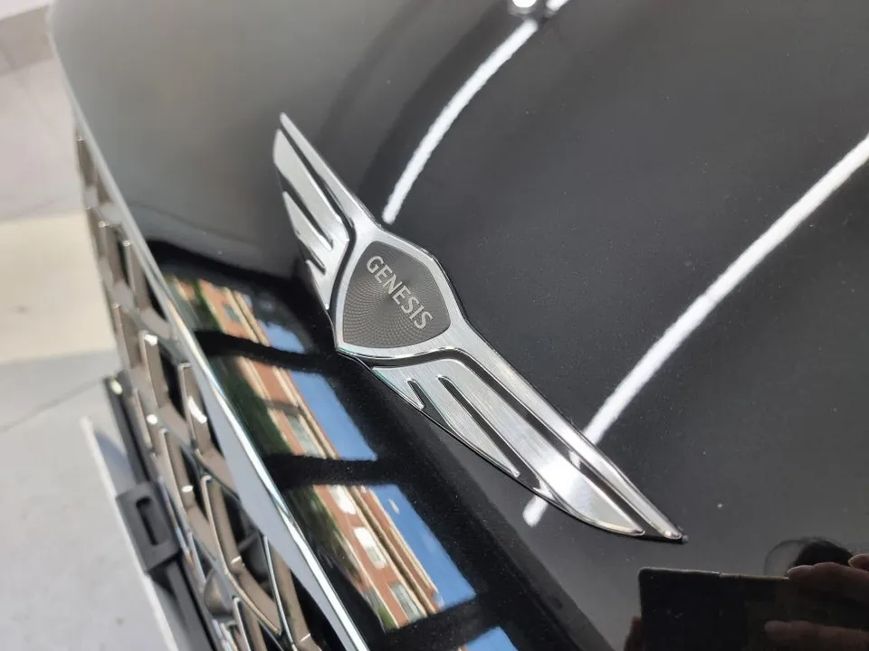 Genesis G90 vinyl wrap - Genesis G90 Vinyl Wrap Review: Black Edition Transformation photo 4