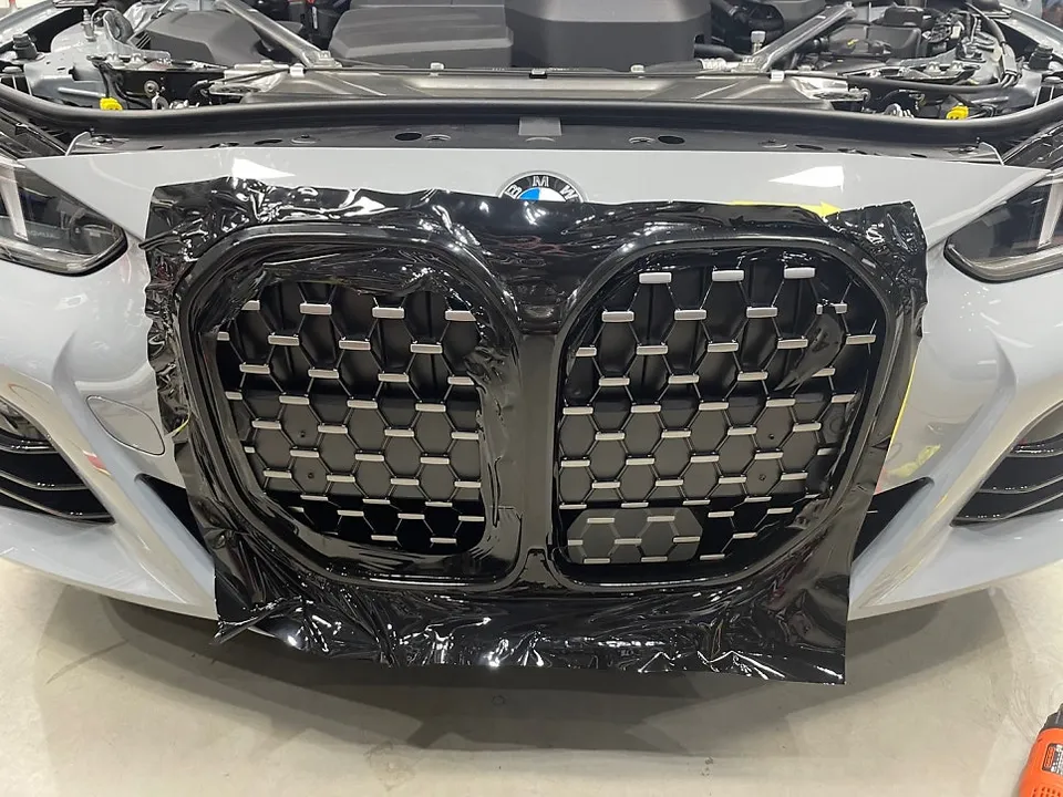 BMW 4シリーズ カブリオレのカーラッピング事例｜費用目安・仕上がり 写真