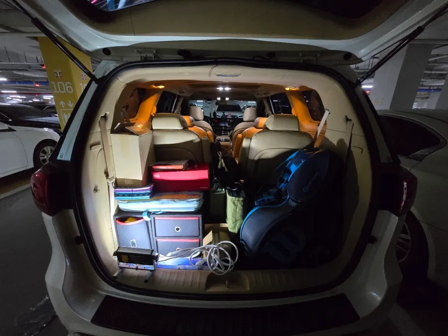 Kia Carnival KA4 ambient lighting - Kia Carnival KA4 Ambient Lighting Review - Mood Upgrade photo 3