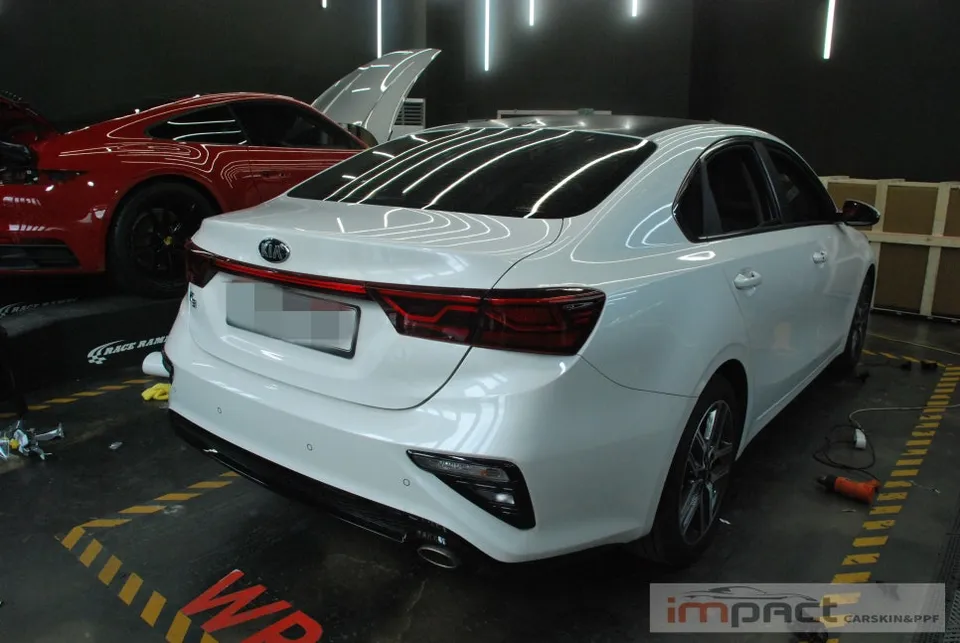 Kia K3のカーラッピング事例|費用目安・仕上がり 施工写真 2-1