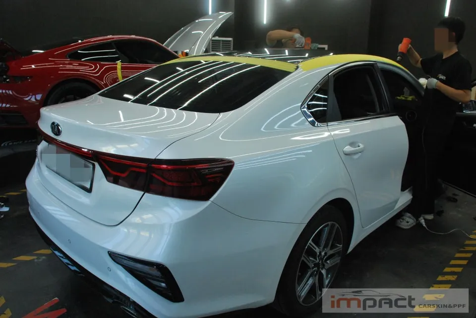 Kia K3のカーラッピング事例|費用目安・仕上がり 施工写真 3-2