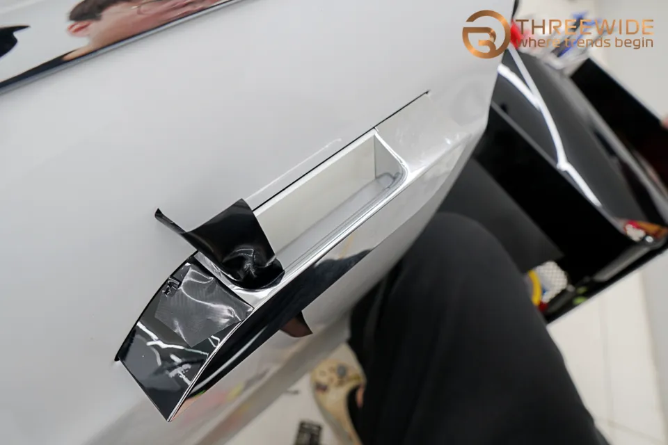 Tesla Model Sのカーラッピング事例｜費用目安・仕上がり 施工写真 3-2