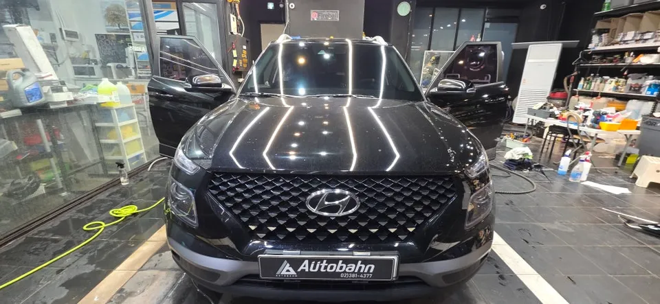 Hyundai Venueのカーフィルム施工事例｜費用目安・仕上がり 施工写真 1-3