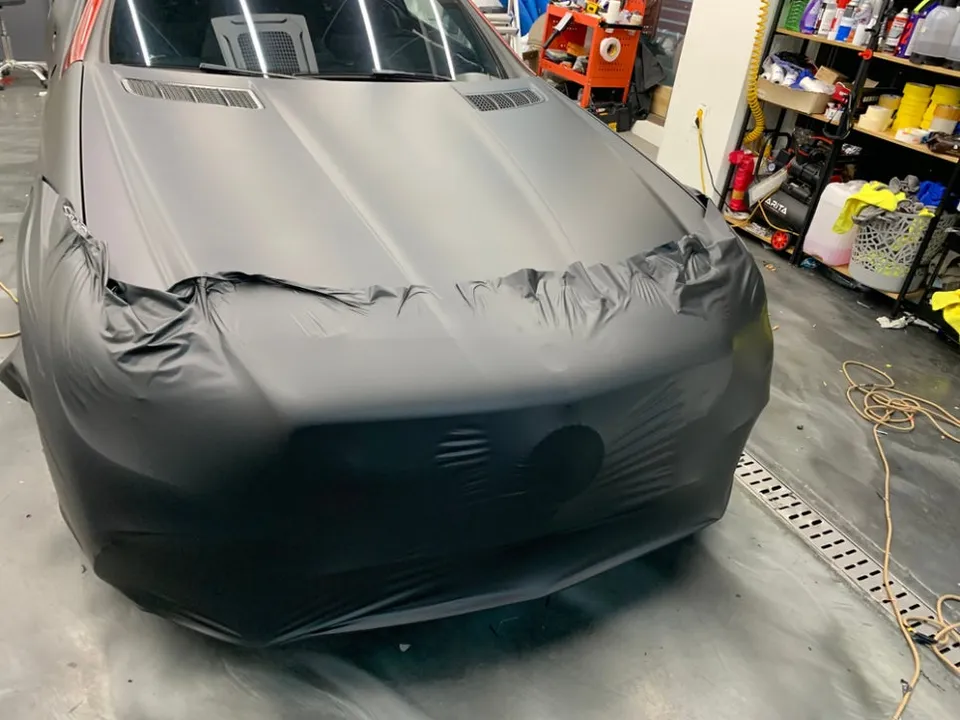 Mercedes-Benzのカーラッピング事例 施工写真 4-2