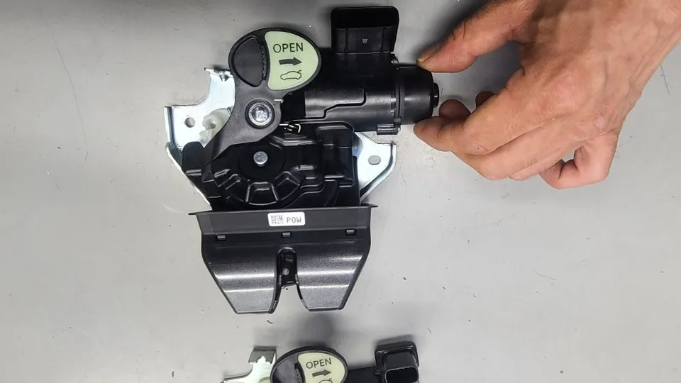 Kia K8 oem options - Kia K8 OEM Options Retrofit Review: Cost & Results photo 5