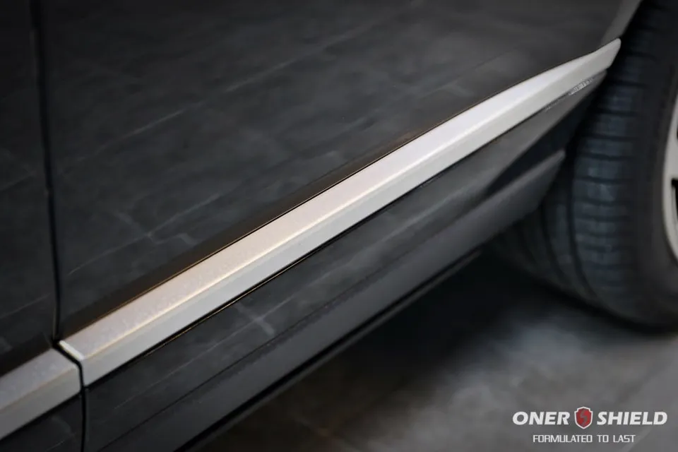 Land Rover Range Rover Vogue vinyl wrap - Land Rover Range Rover Vogue Vinyl Wrap Review: Chrome Delete photo 4