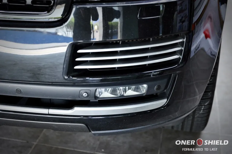 Land Rover Range Rover Vogue vinyl wrap - Land Rover Range Rover Vogue Vinyl Wrap Review: Chrome Delete photo 5