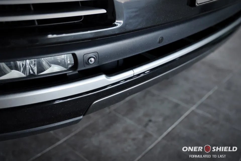Land Rover Range Rover Vogue vinyl wrap - Land Rover Range Rover Vogue Vinyl Wrap Review: Chrome Delete photo 6