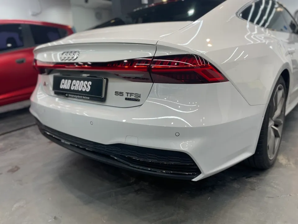 Audi A7 PPF施工事例：事故後の再施工と保護効果 施工写真 3-3