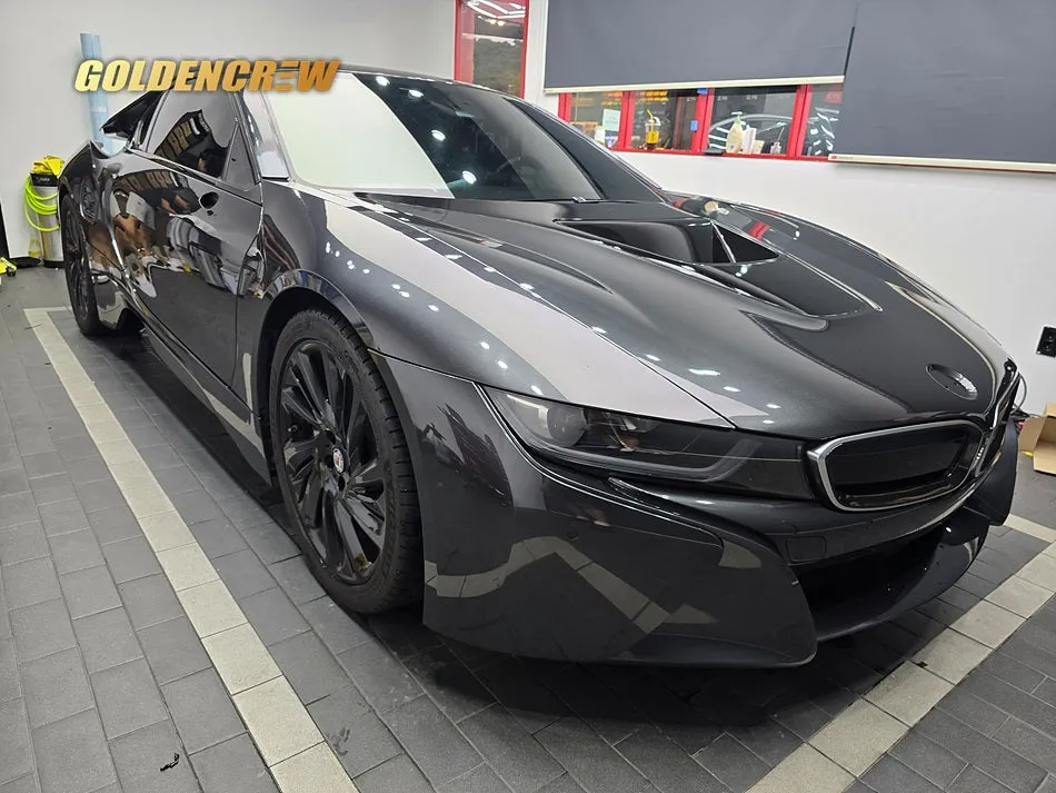 BMW i8のカーラッピング事例|サテン スカイブルーへのカラーチェンジ 施工写真 1-2