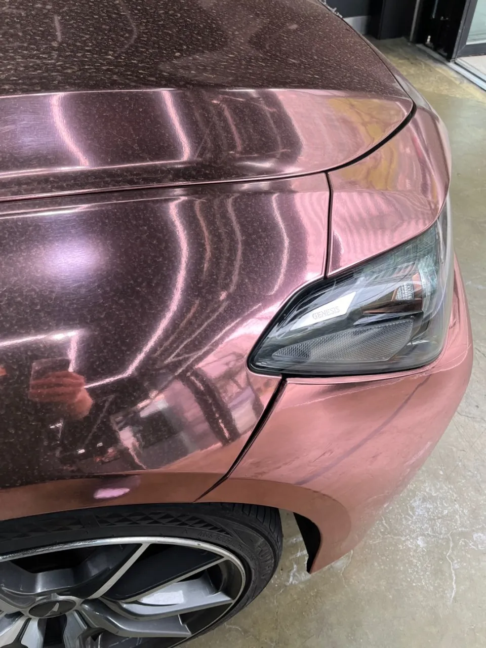 Genesis G70のカーラッピング事例|費用目安と仕上がり 施工写真 1-2