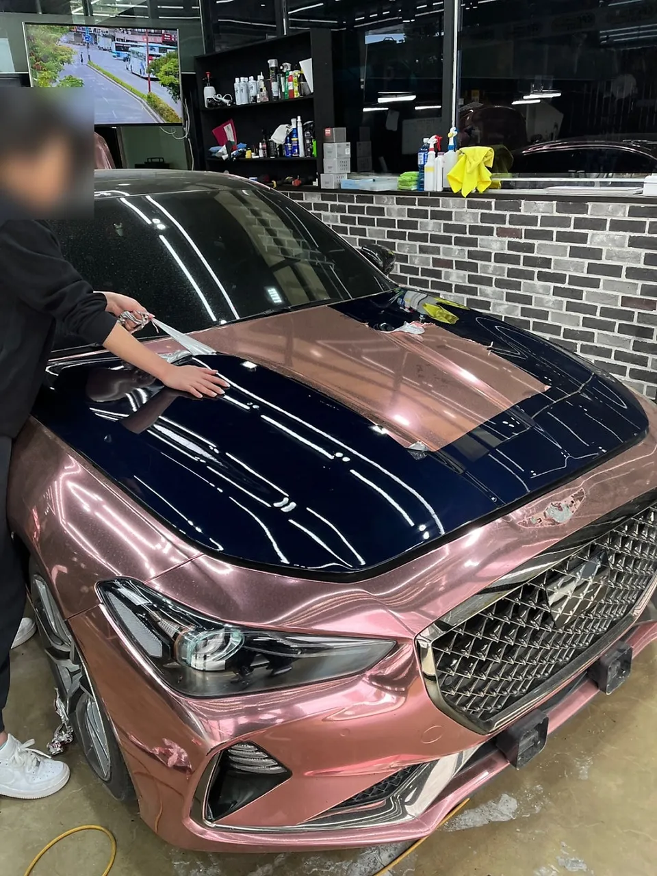 Genesis G70のカーラッピング事例|費用目安と仕上がり 施工写真 1-3