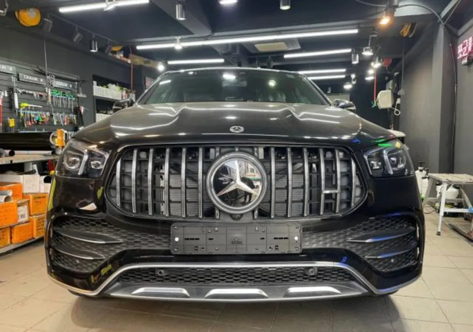 Mercedes-Benz GLE vinyl wrap - Mercedes-Benz GLE Vinyl Wrap Review - Chrome Delete Cost photo 3
