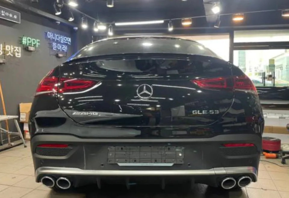 Mercedes-Benz GLE vinyl wrap - Mercedes-Benz GLE Vinyl Wrap Review - Chrome Delete Cost photo 4