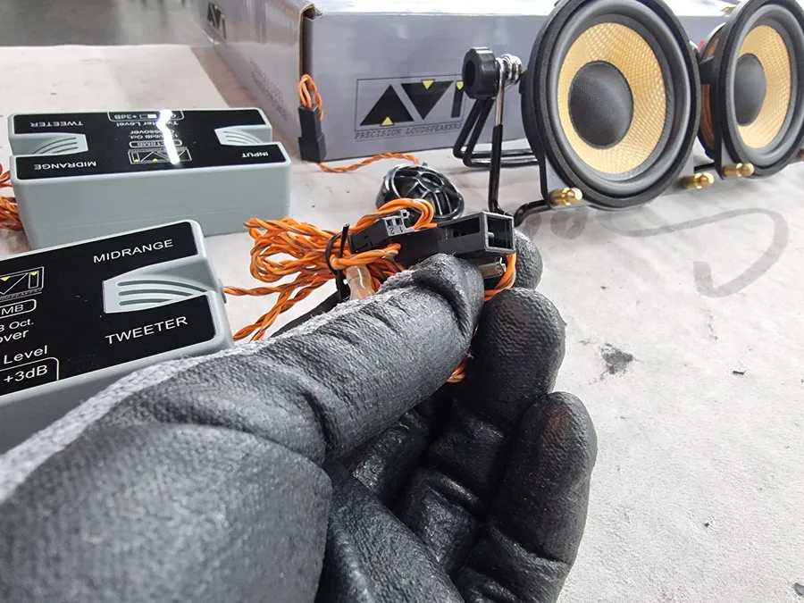 Mercedes-Benz E-Class Cabriolet car audio - Mercedes-Benz E-Class Cabriolet Audio Upgrade Review photo 6