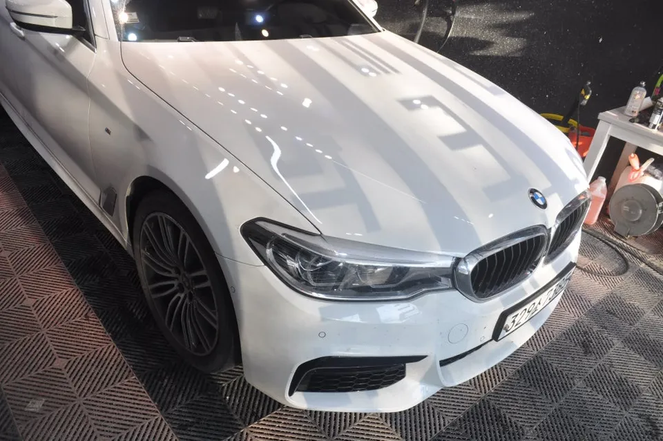 BMW 3 Seriesのガラスコーティング事例|費用目安・仕上がり 施工写真 3-1