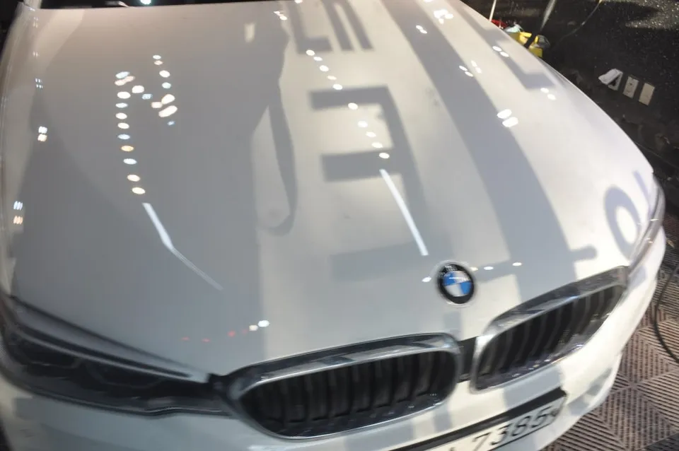 BMW 3 Seriesのガラスコーティング事例|費用目安・仕上がり 施工写真 2-2