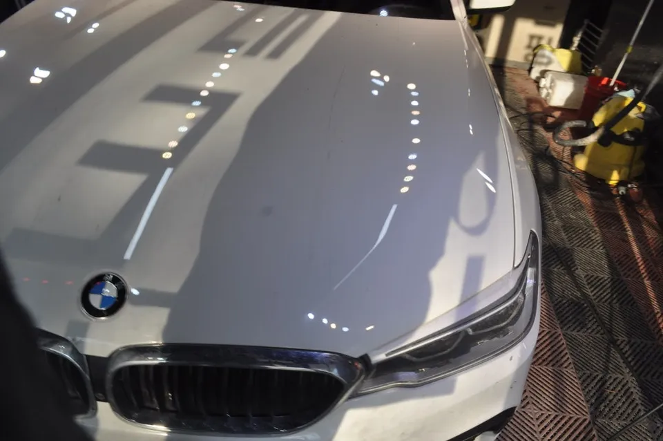 BMW 3 Seriesのガラスコーティング事例|費用目安・仕上がり 施工写真 3-2